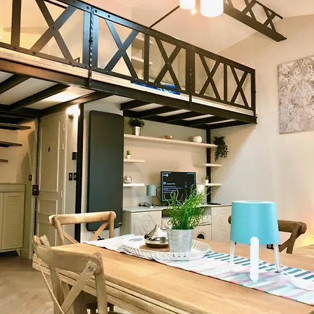 Апартаменты Duplex Artist Studio Converted Into A Loft